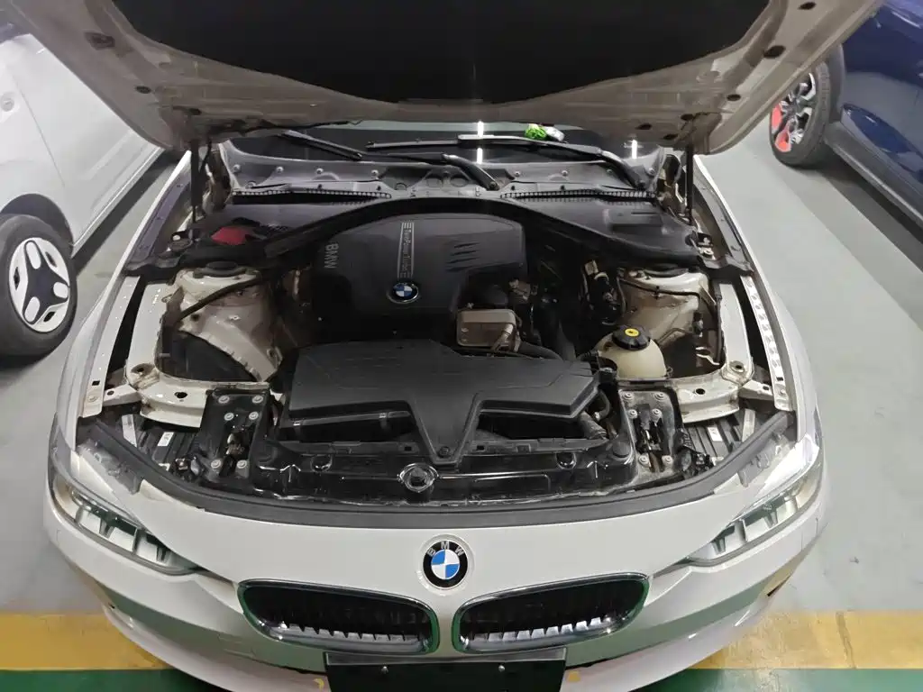 BMW 3 Series 2014 — фото 16
