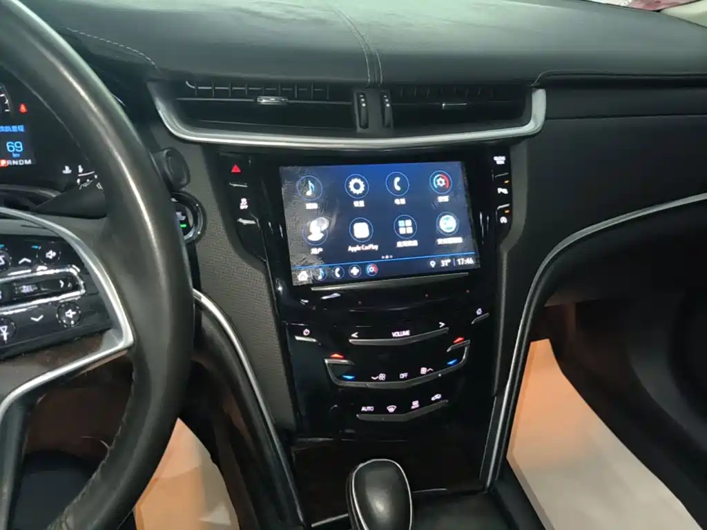 Cadillac XTS 2019 — фото 13