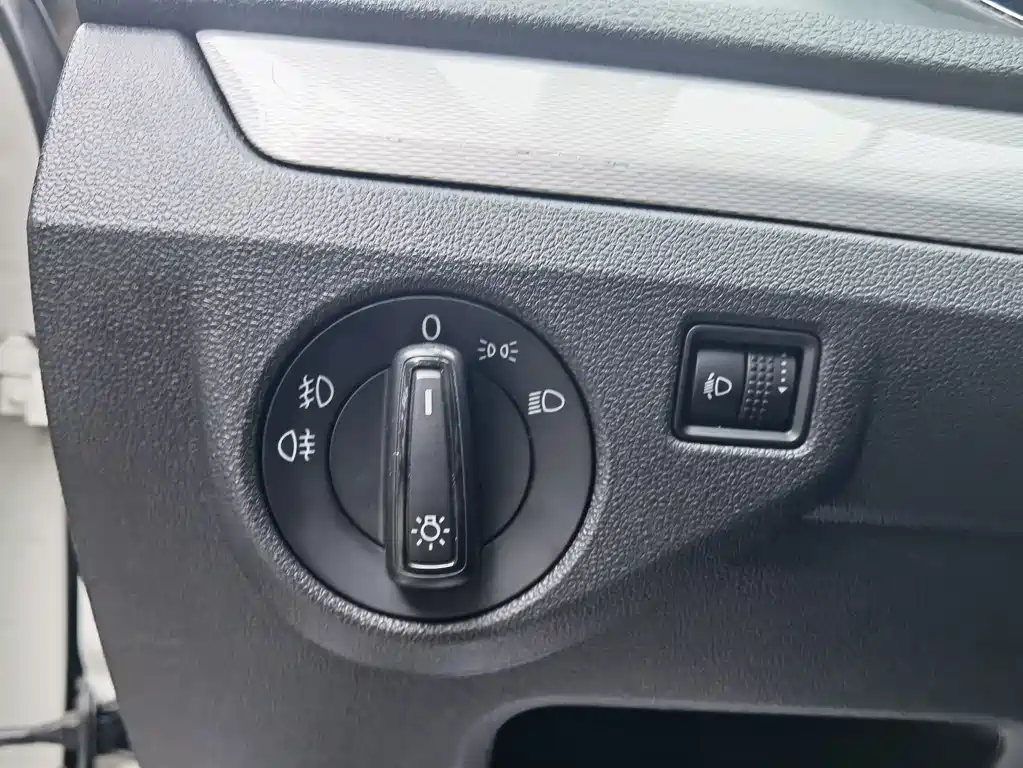 Volkswagen Gran Lavida 2016 — фото 12