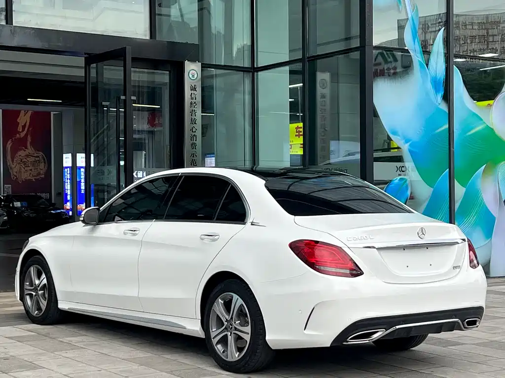 Mercedes-Benz C-Class 2019 — фото 17