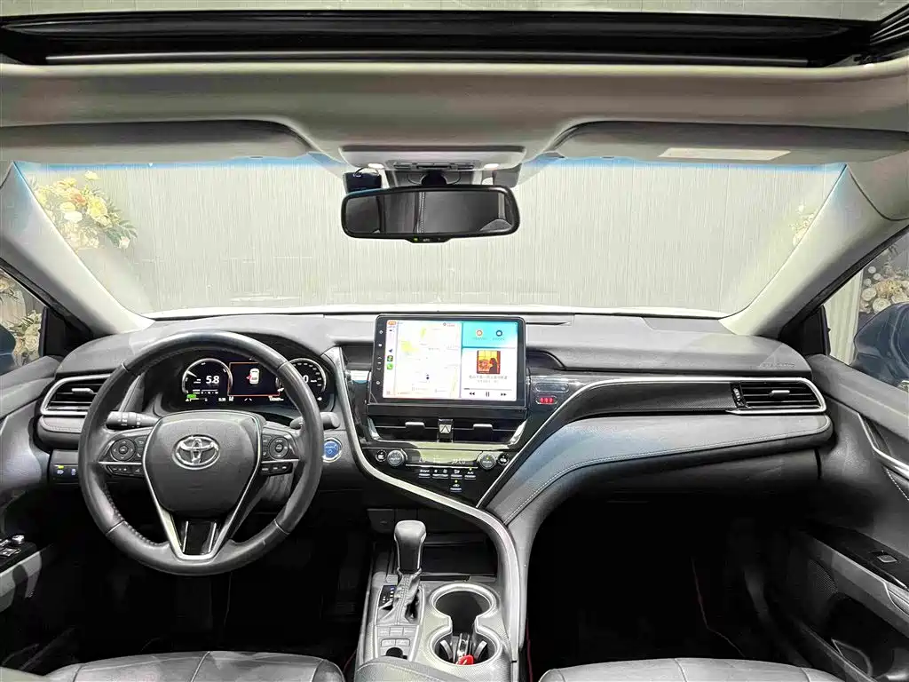 Toyota Camry 2021 — фото 10
