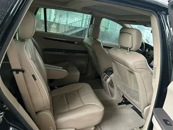 Mercedes-Benz R-Class 2012