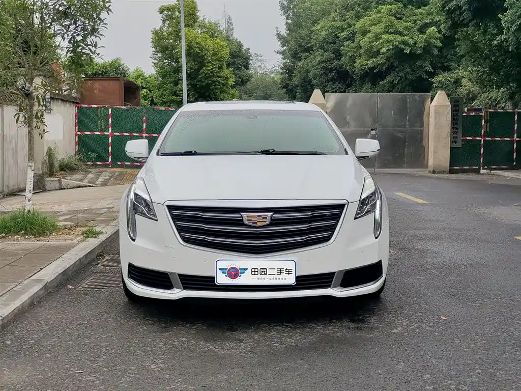 Cadillac XTS 2018 — фото 2