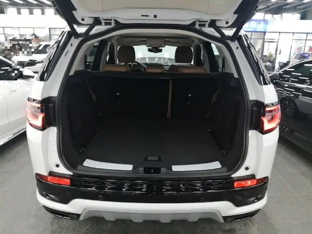 Land Rover Discovery Sport 2024 — фото 15