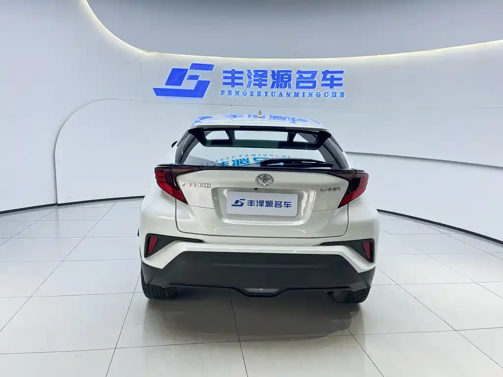 Toyota C-HR 2024 — фото 3