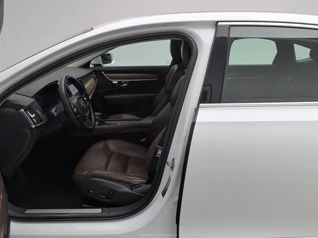 Volvo S90 2017 — фото 10