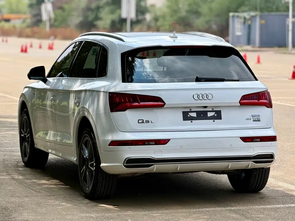 Audi Q5L 2019 — фото 15