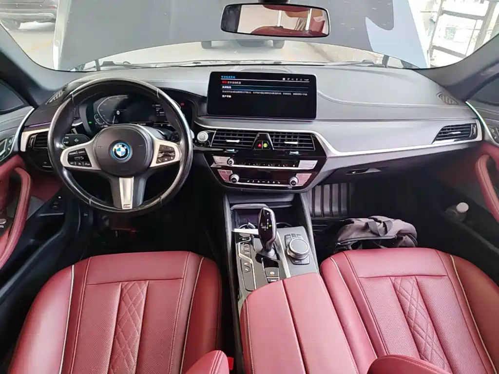 BMW 5 Series New Energy 2022 — фото 10