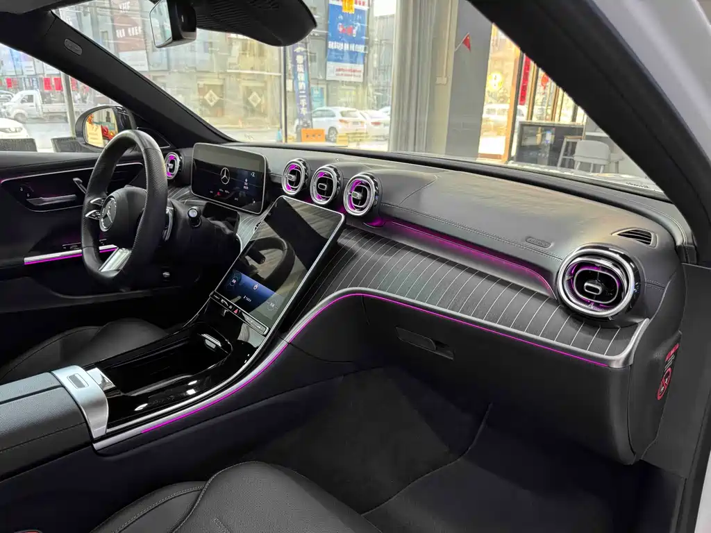 Mercedes-Benz C-Class 2024