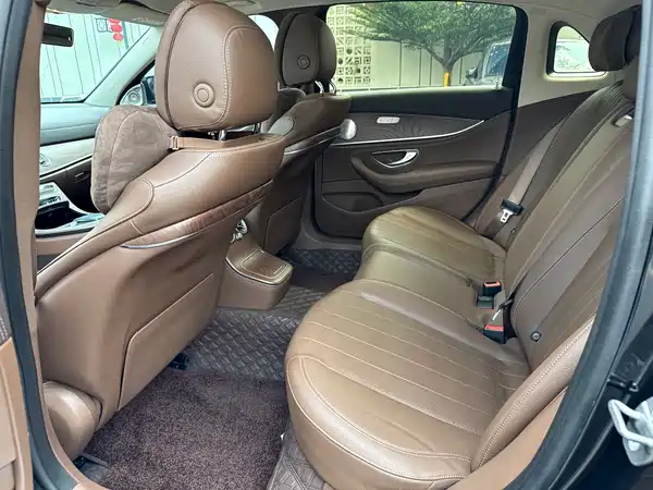 Mercedes-Benz E-Class 2022