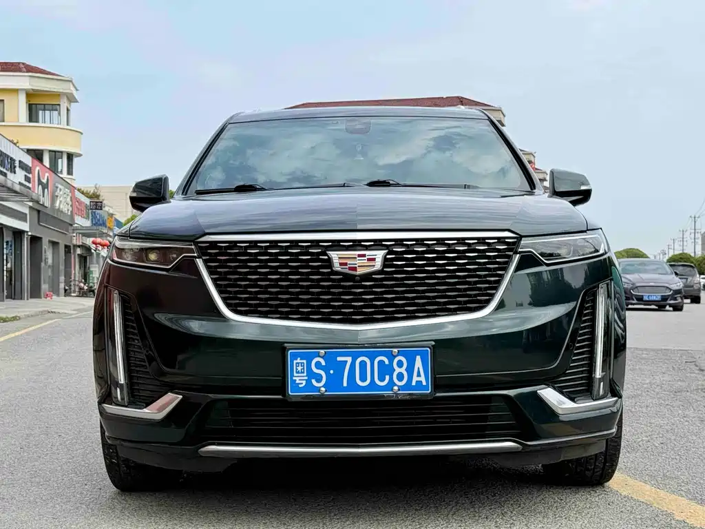 Cadillac XT6 2022 — фото 1