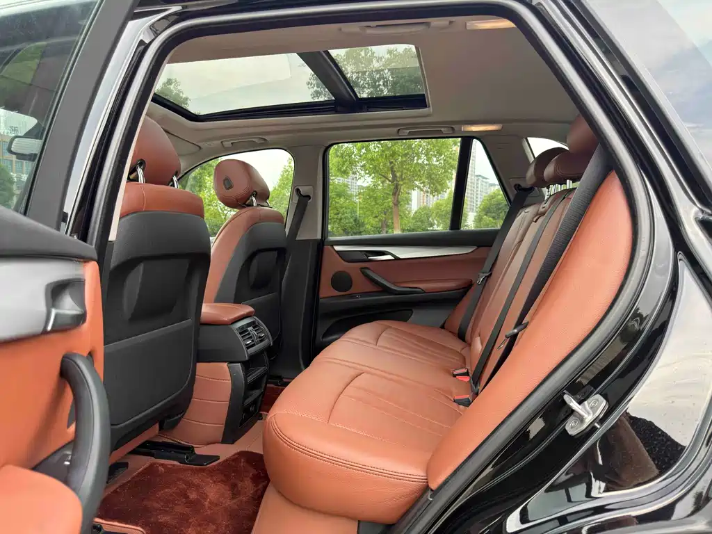 BMW X5 2018 — фото 11