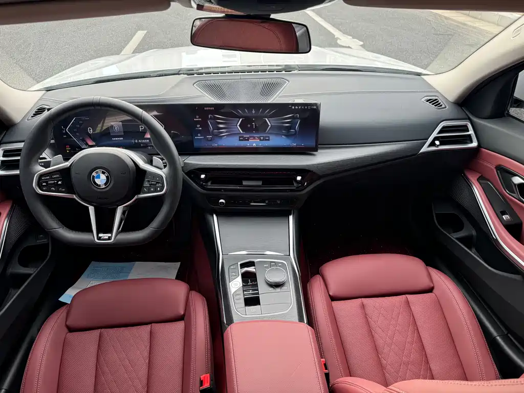 BMW 3 Series 2025 — фото 13