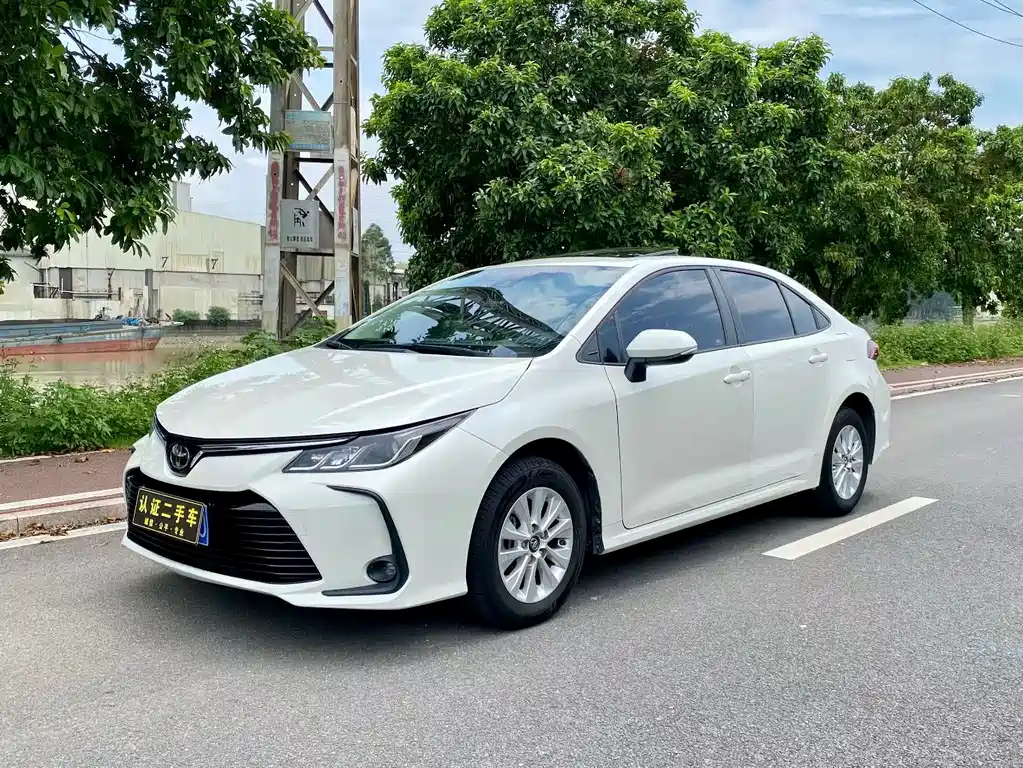 Toyota Corolla 2020 — фото 1