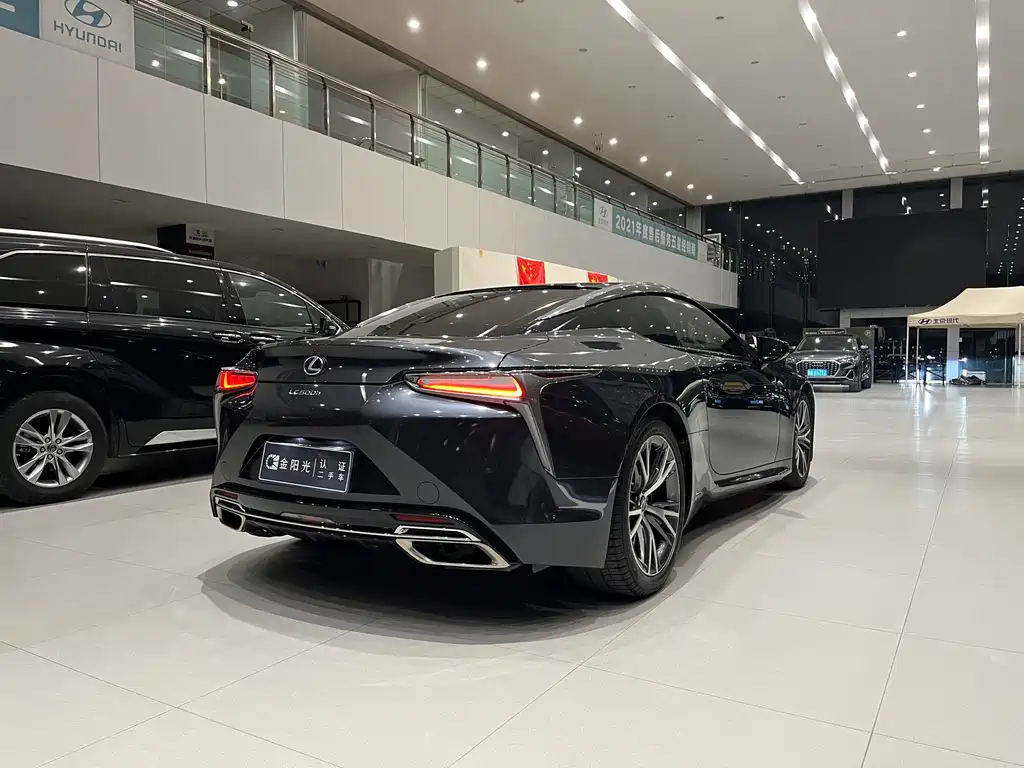 Lexus LC 2019 — фото 4