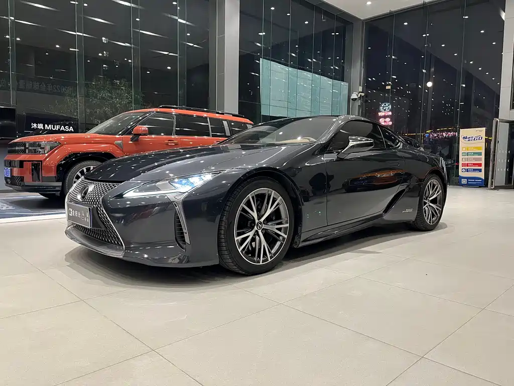 Lexus LC 2019 — фото 1
