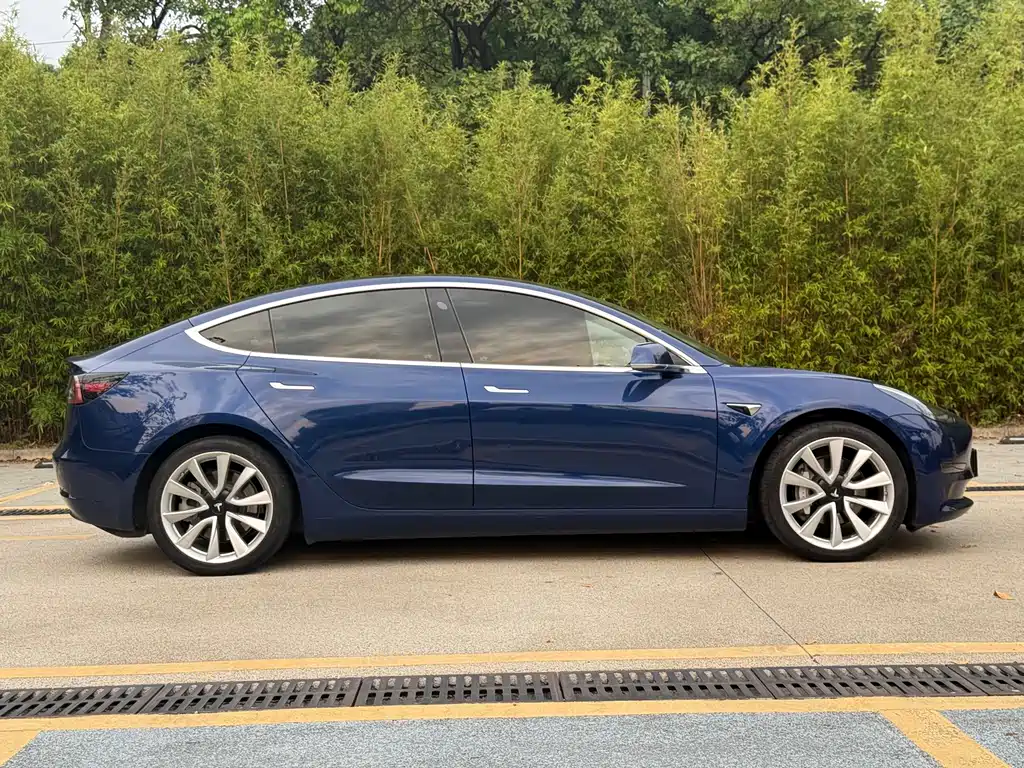Tesla Model 3 2020 — фото 11
