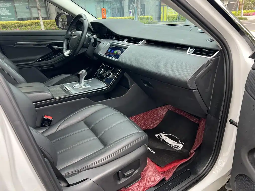Land Rover Evoque 2021 — фото 10