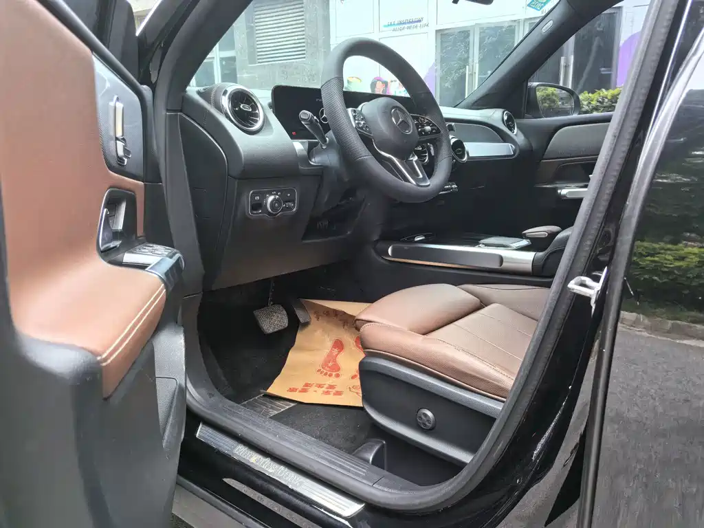 Mercedes-Benz GLB 2021