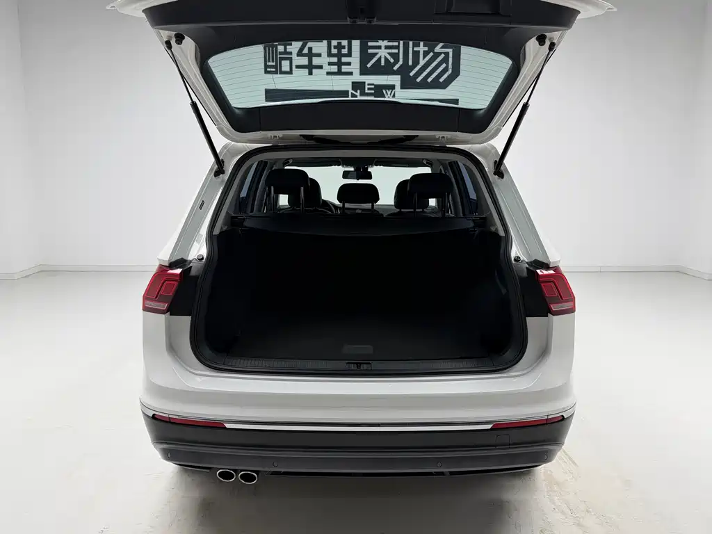 Volkswagen Tiguan L 2021 — фото 11