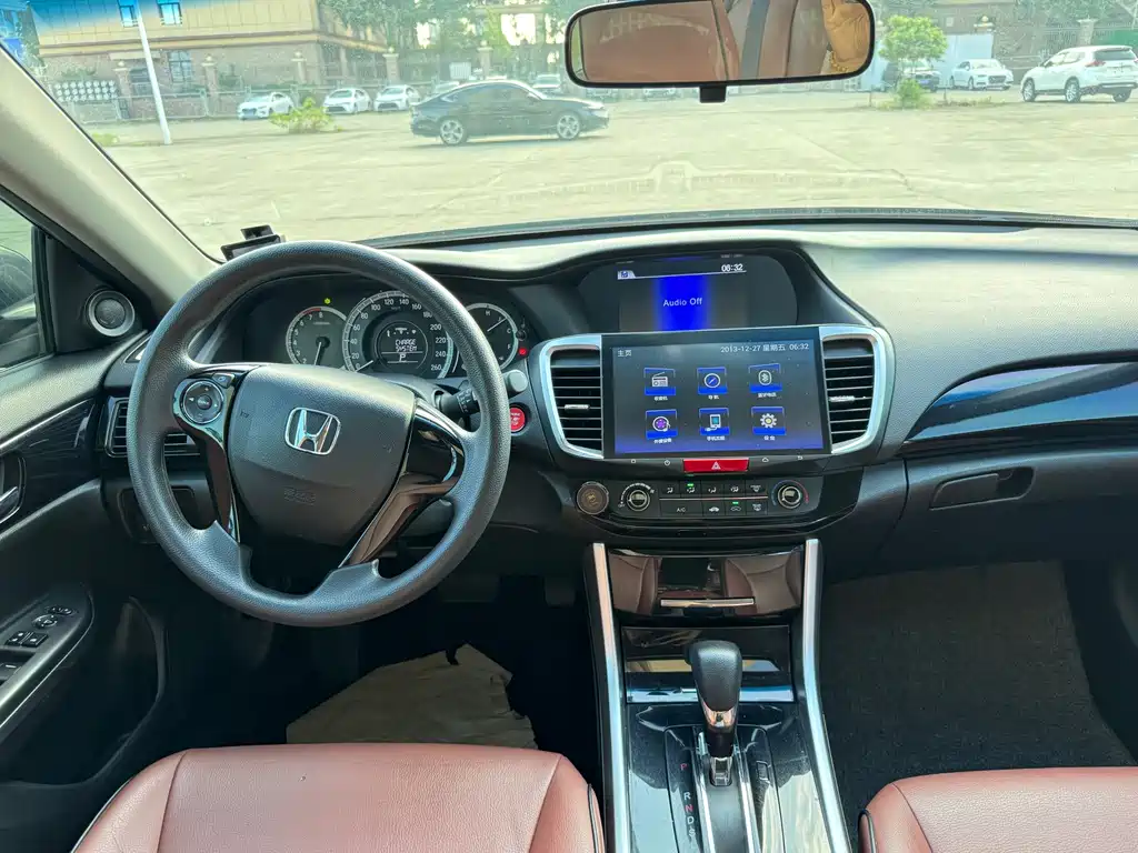Honda Accord 2017 — фото 21