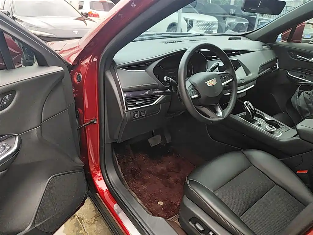 Cadillac XT4 2023 — фото 16
