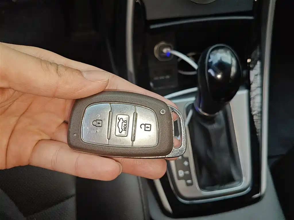 Hyundai Elantra Langdong 2015 — фото 12