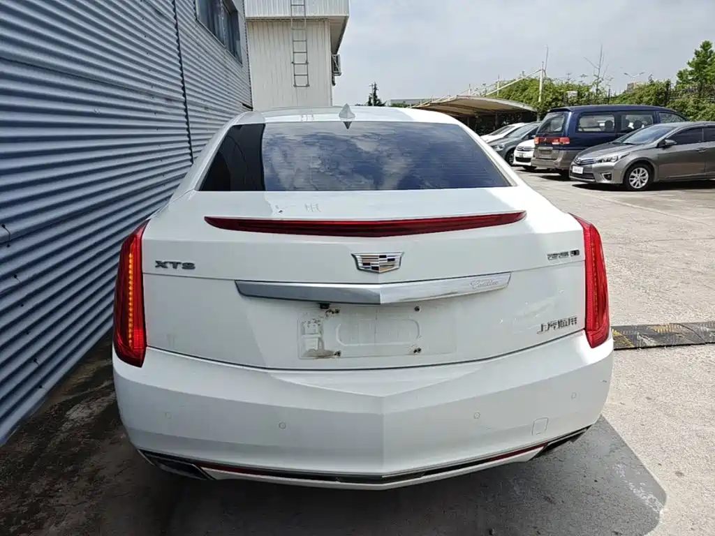 Cadillac XTS 2017 — фото 6