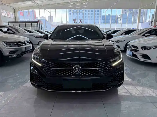 Volkswagen Passat 2023