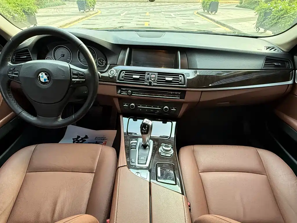 BMW 5 Series 2015 — фото 9
