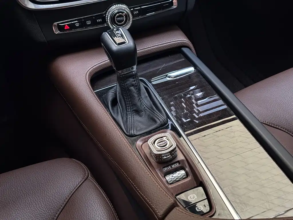 Volvo S90 2018 — фото 12