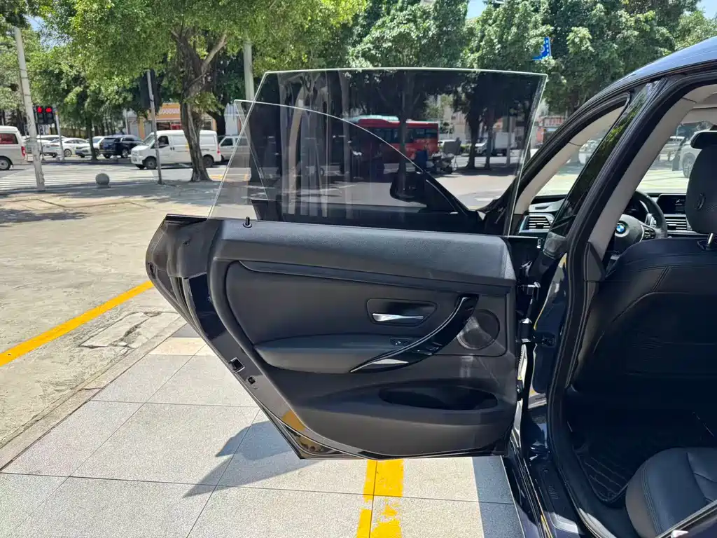 BMW 3 Series GT 2019 — фото 14