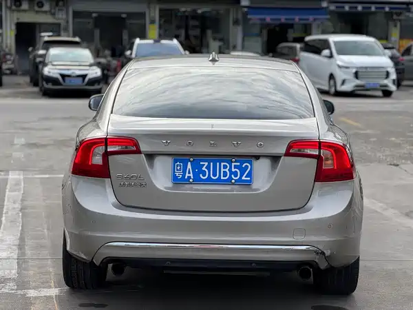 Volvo S60 2015