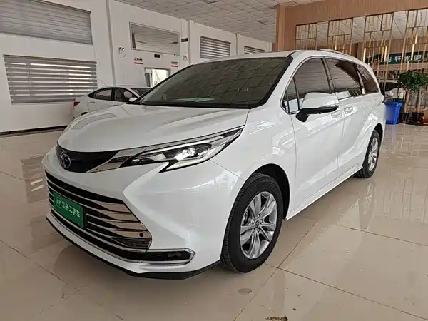 Toyota Sienna 2024