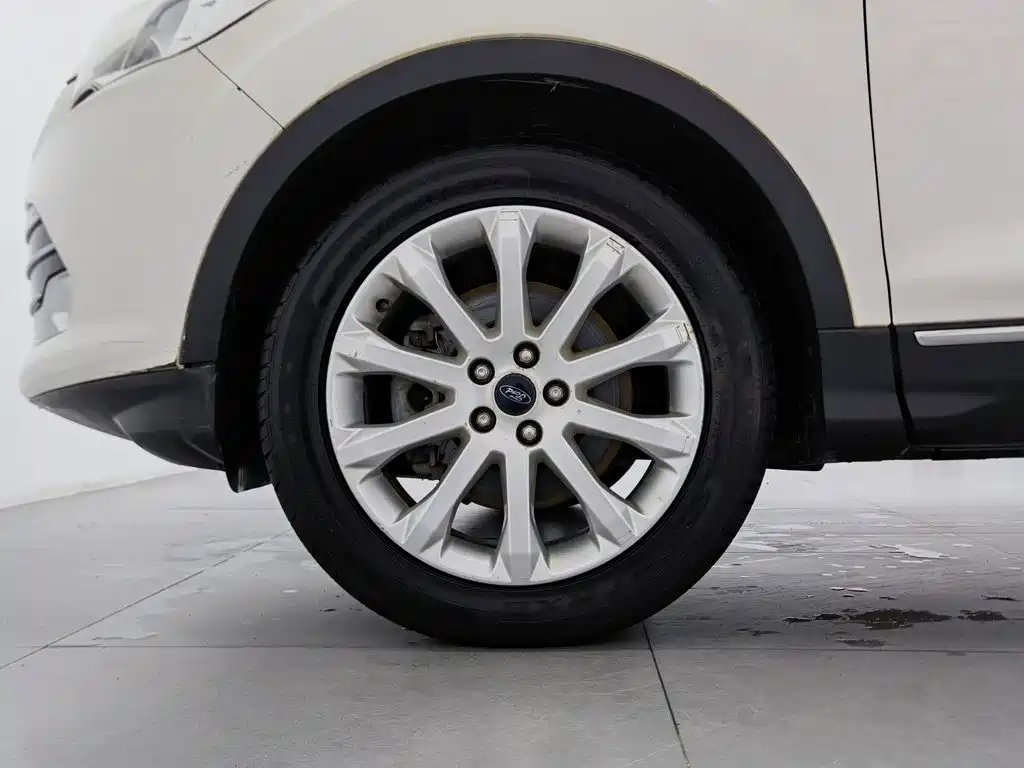 Ford Kuga 2015 — фото 17