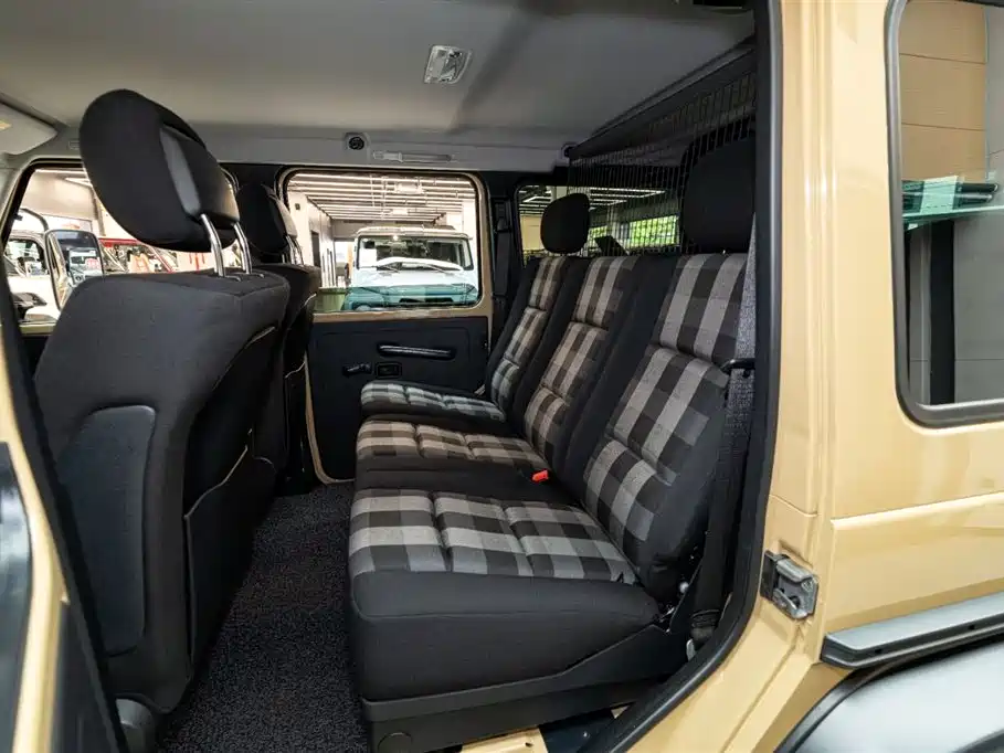 Mercedes-Benz G-Class 2017 — фото 10