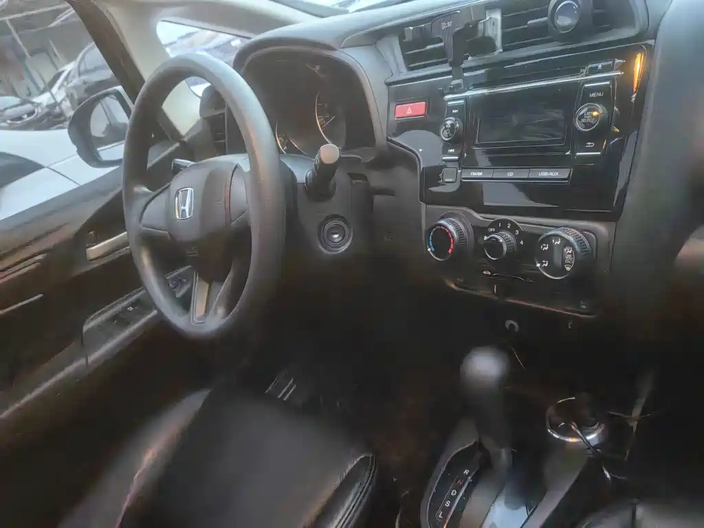 Honda Fit 2017 — фото 15