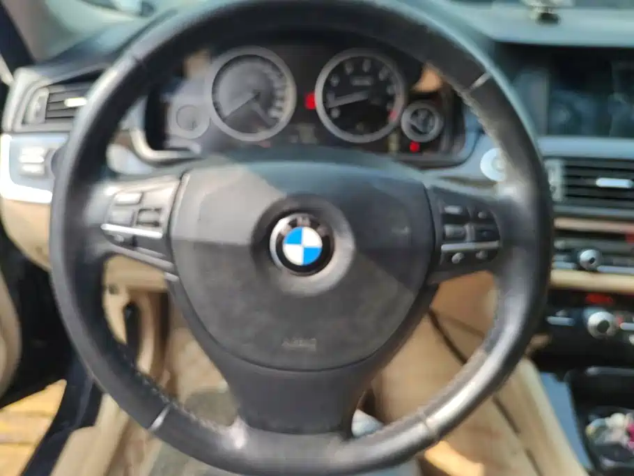 BMW 5 Series 2012 — фото 15