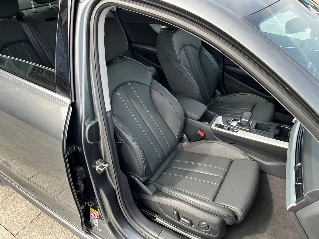 Audi A4L 2023 — фото 16