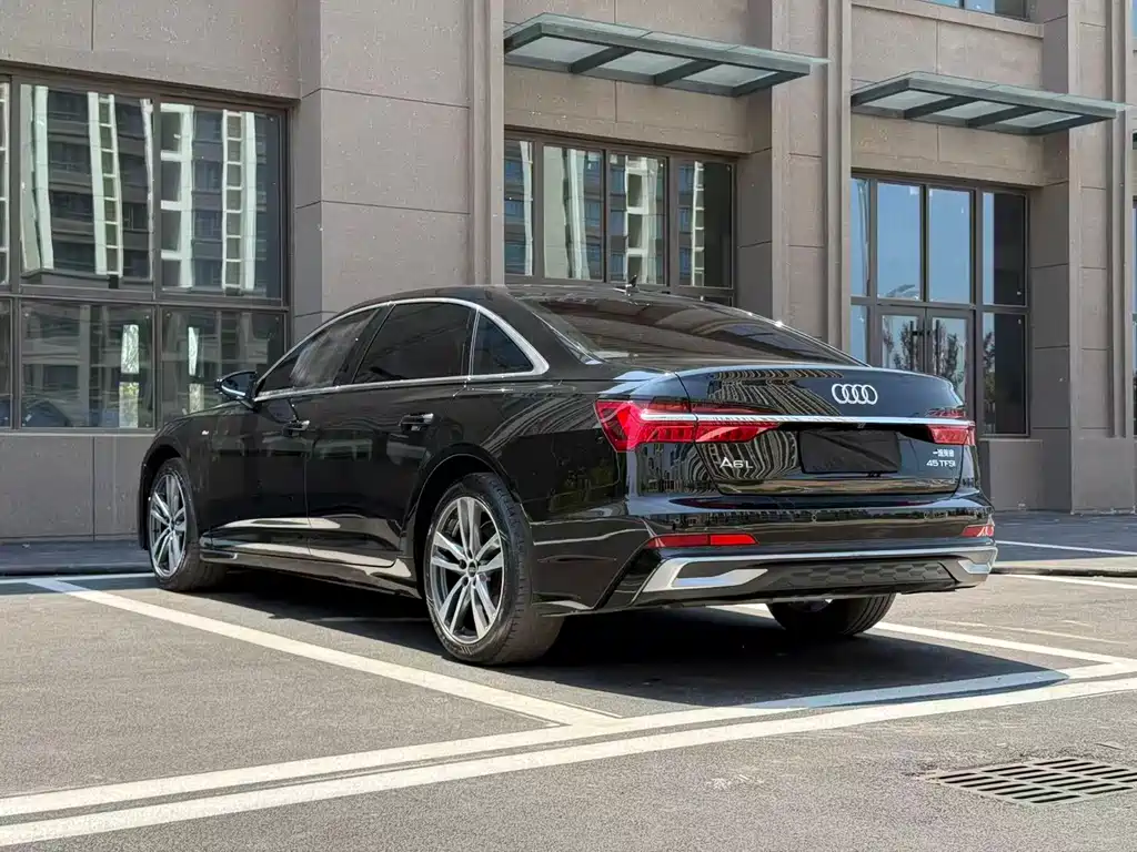 Audi A6L 2024 — фото 7