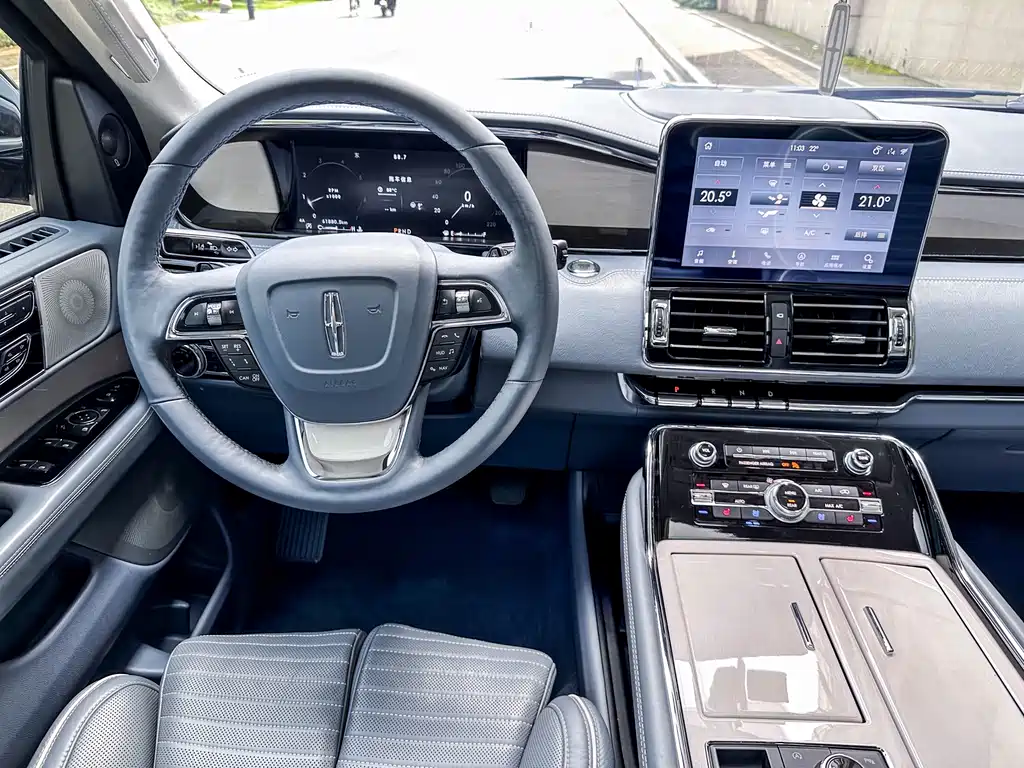 Lincoln Navigator 2020 — фото 18