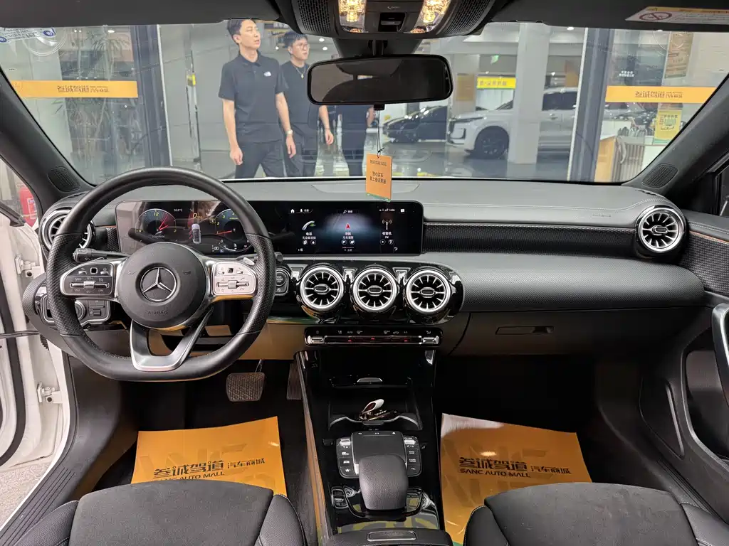 Mercedes-Benz A-Class 2022 — фото 10