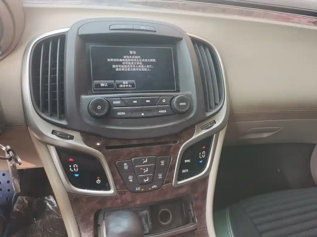 Buick LaCrosse 2015 — фото 9