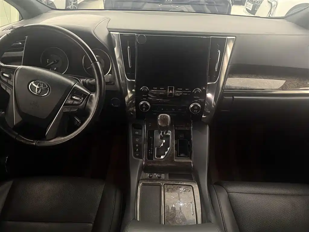 Toyota Vellfire 2020 — фото 16