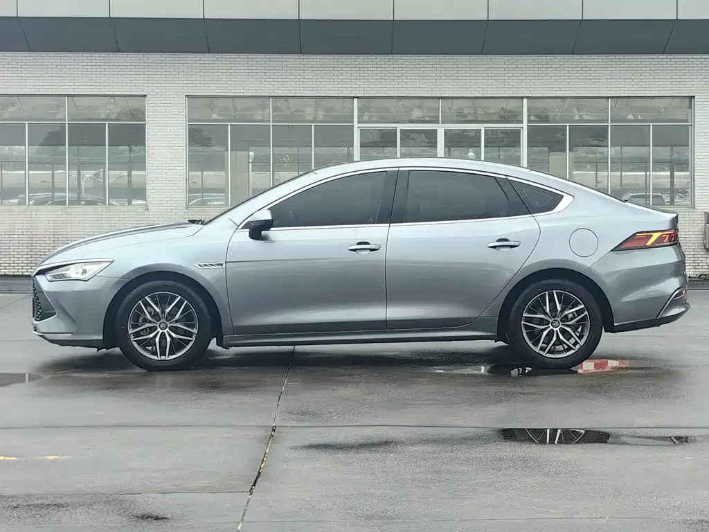 BYD Qin PLUS 2022 — фото 21