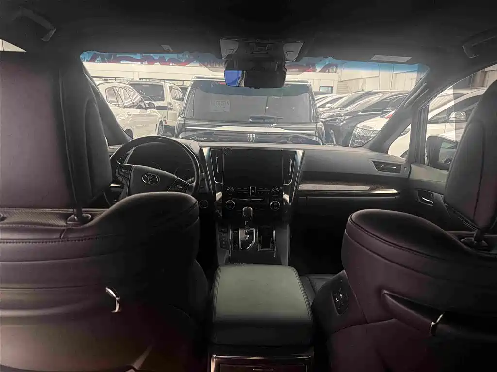 Toyota Vellfire 2020 — фото 18
