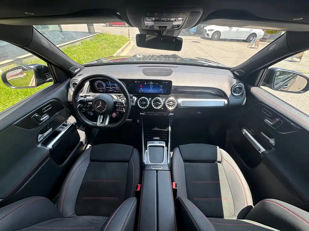 Mercedes-Benz GLB AMG 2025 — фото 22