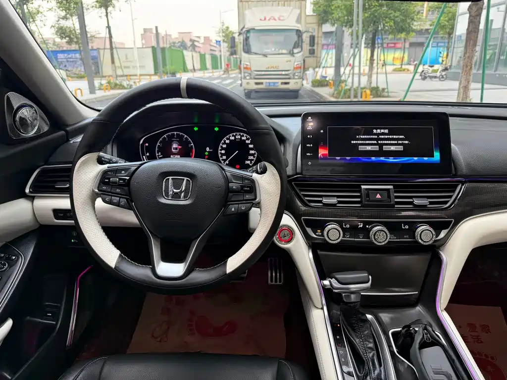 Honda Accord 2022 — фото 12
