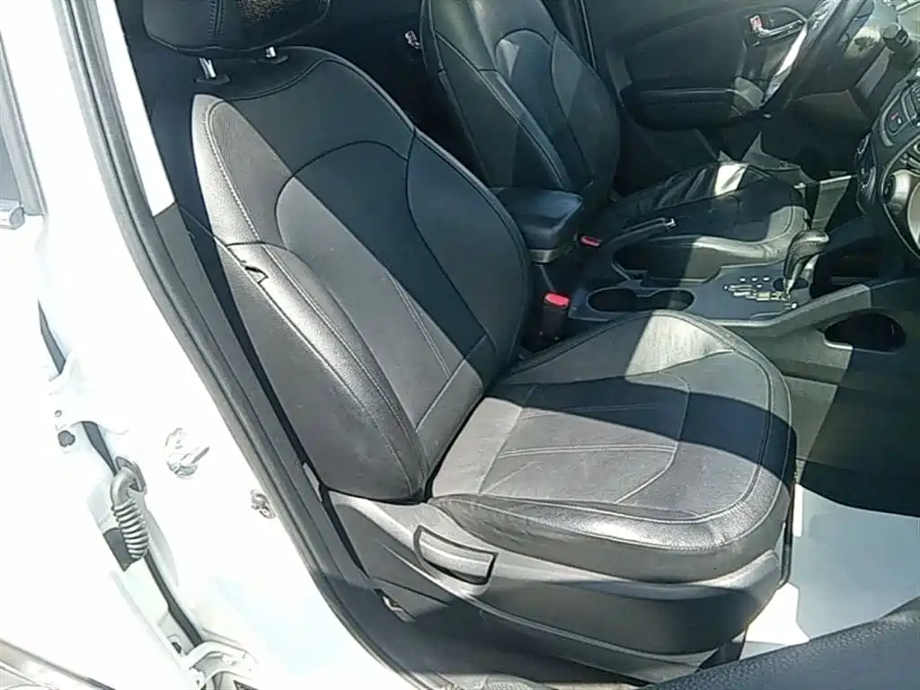 Hyundai ix35 2015 — фото 25