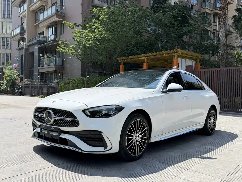 Mercedes-Benz C-Class 2024 — фото 1